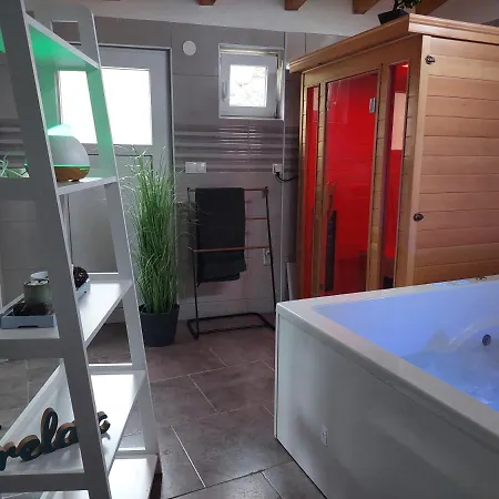 House Pulina 度假居 *