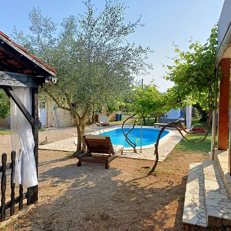 House Pulina 度假居 *