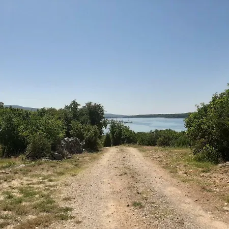 House Pulina 度假居 *